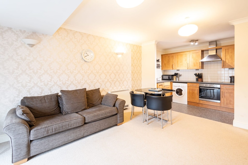 Apartment photo 1