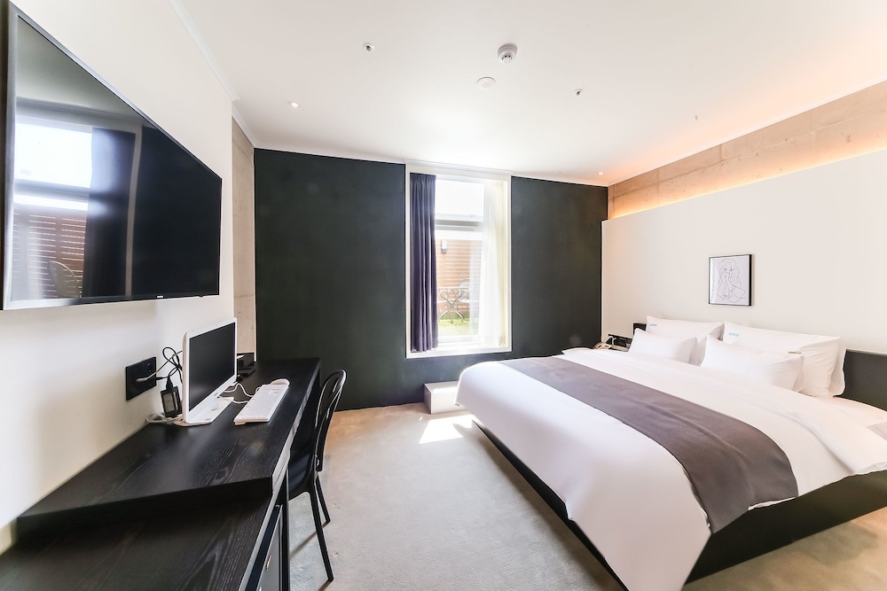 Room, Terrace