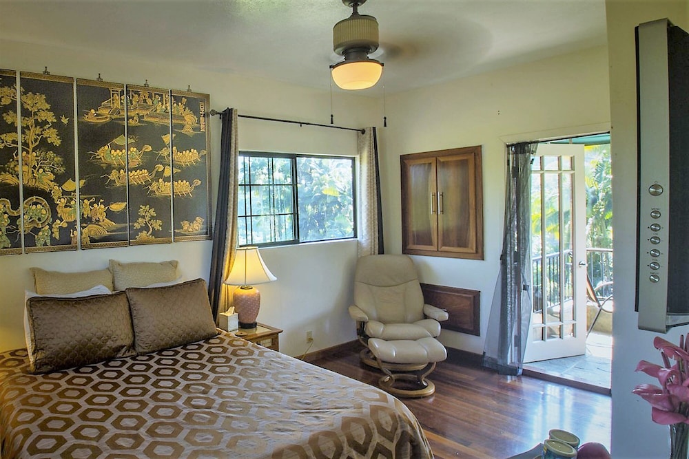 Premium Double Room, 1 Queen Bed, Balcony, River View photo 3