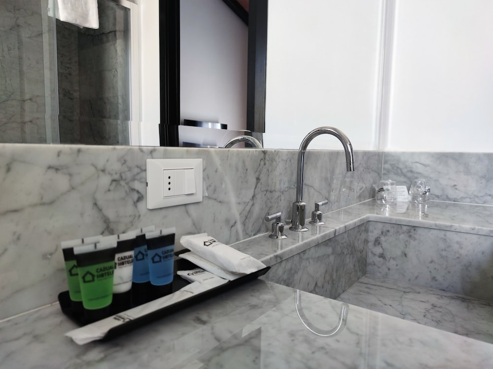Junior Suite, 2 Bedrooms, Terrace, City View (Palazzo Baldaccio) thumbnail 6