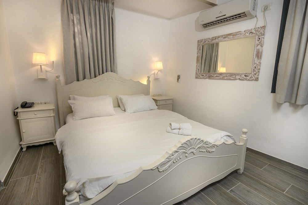 Double Basic Room - Photo 1