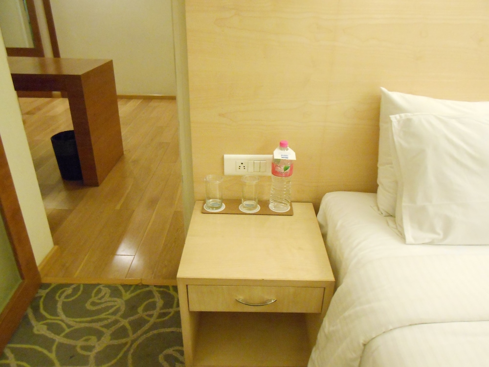 Suite - Photo 10