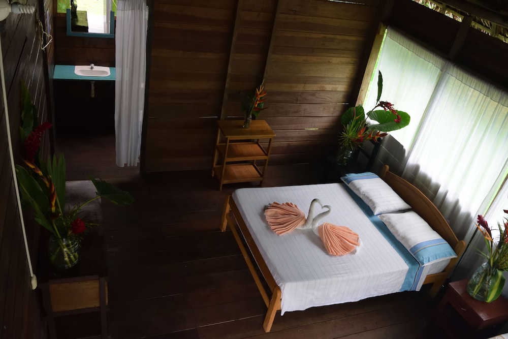 Superior Suite, 1 King Bed, Courtyard View photo 1