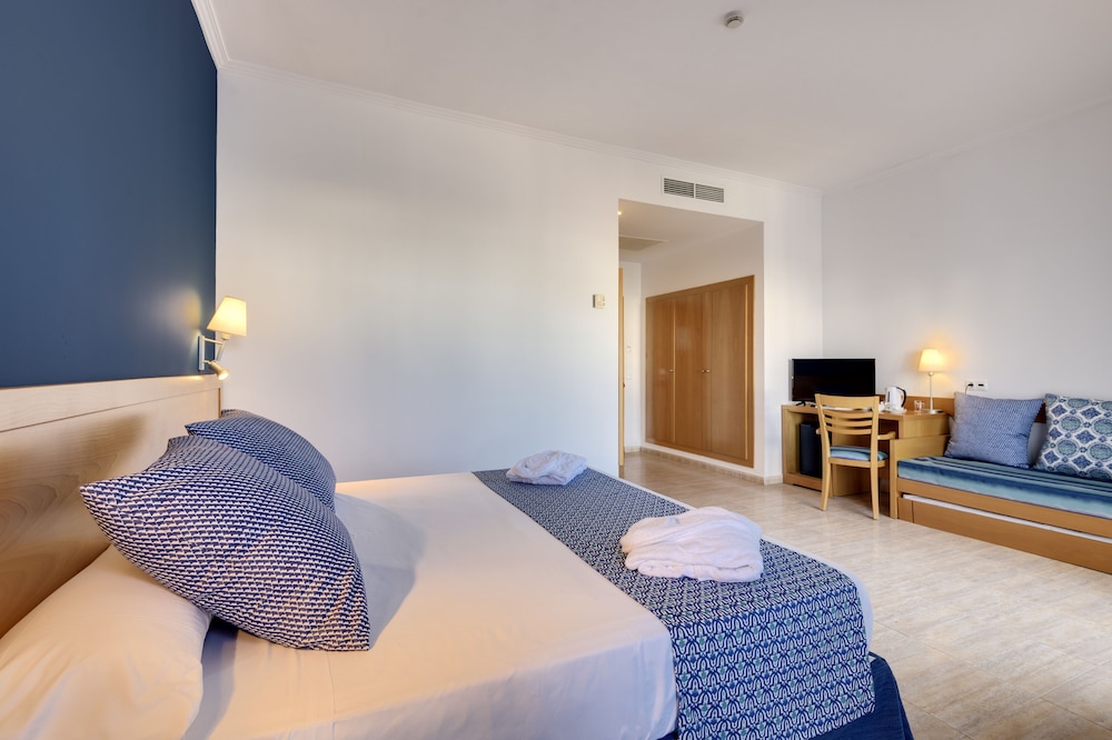 Superior Room ( 3 Adults ) - Photo 2