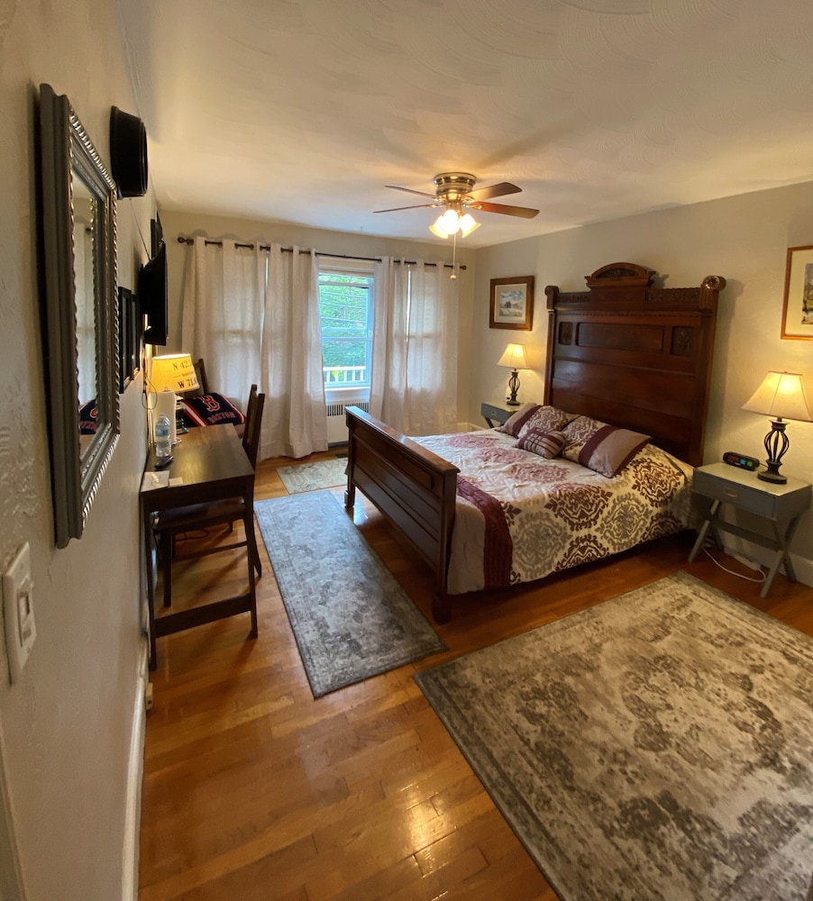 Boston (Double room with Shared bathrooms) photo 1
