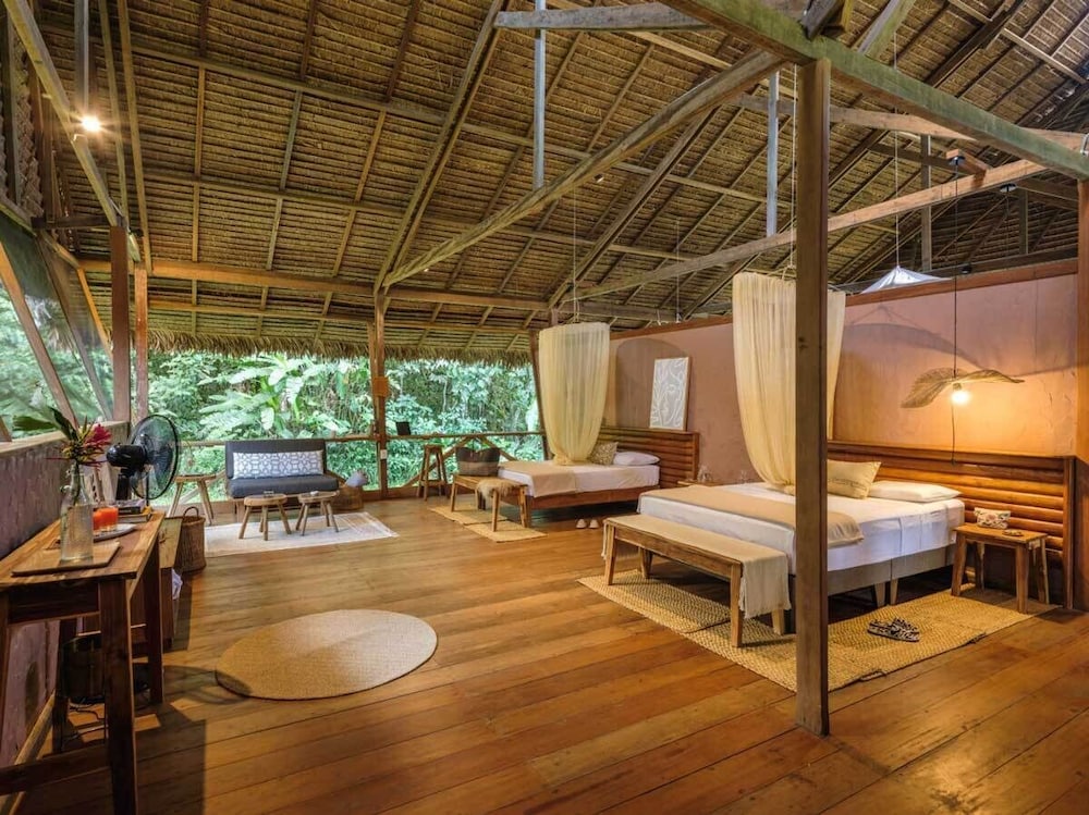 Luxury Cabin, Garden View
