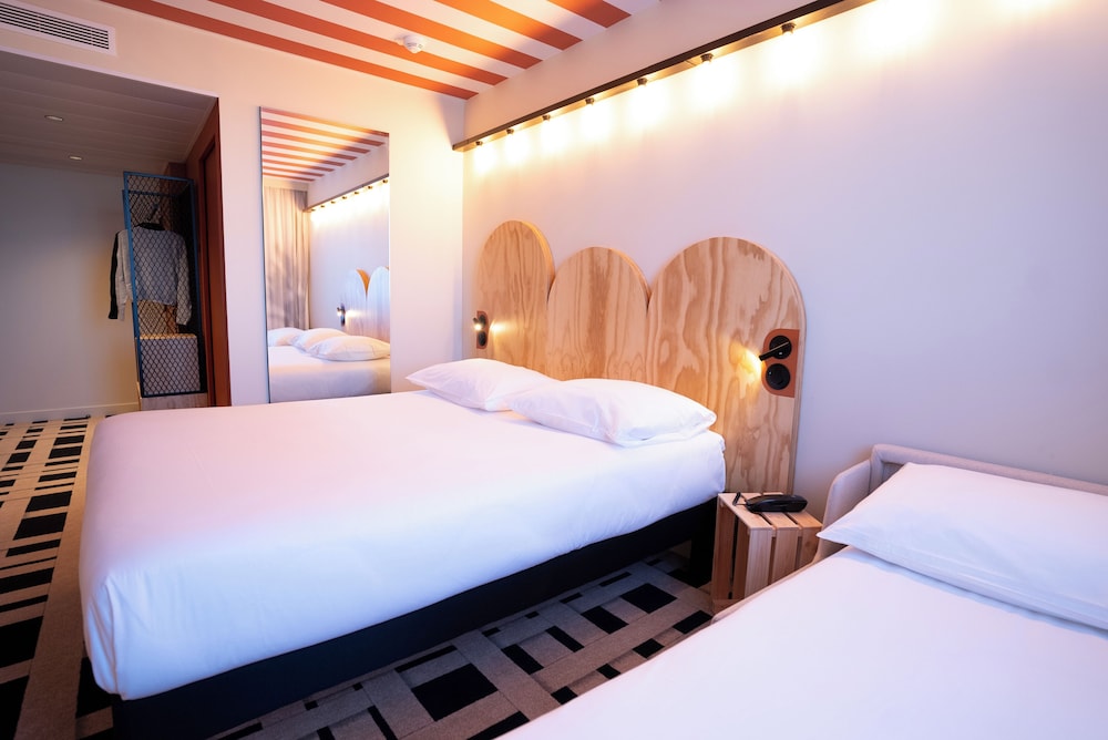 Family Room, 1 Double Bed with Sofa bed - Photo 2