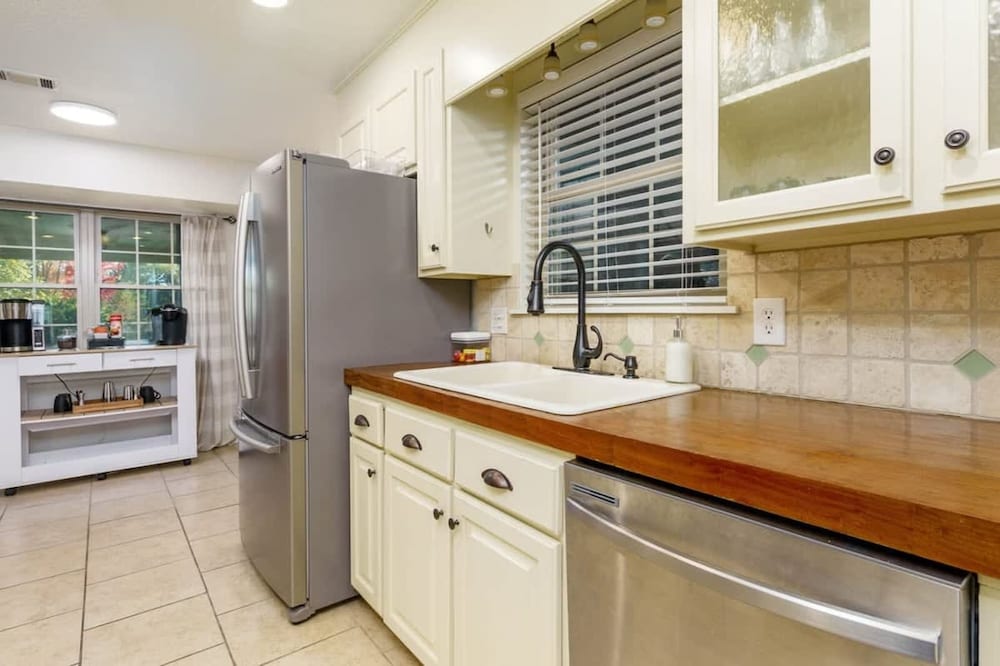 Bama Ranch 4 Miles to Stadium Sleeps 8, Billede 4