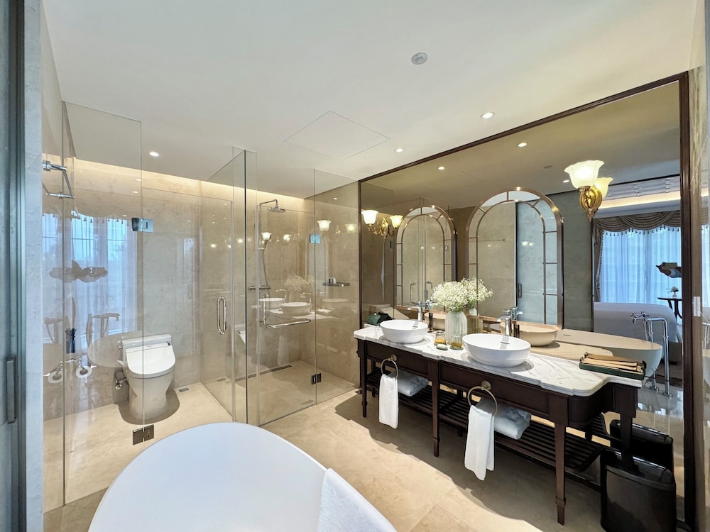 Premier Suite - Photo 6