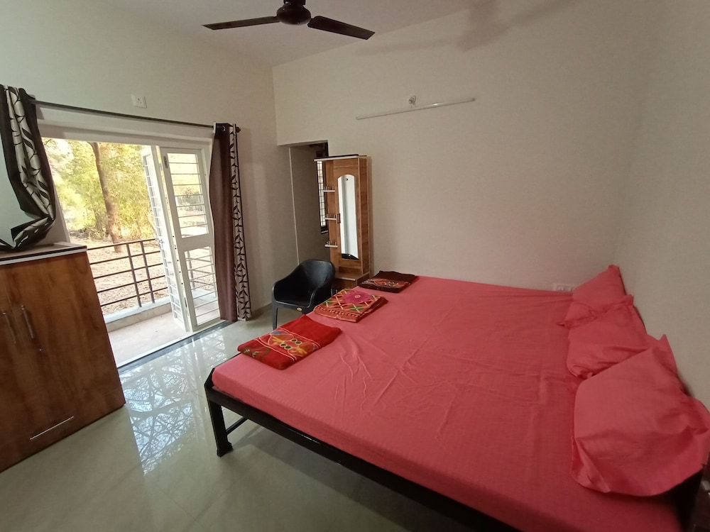 Deluxe Room, 3 Bedrooms, Balcony, Garden View