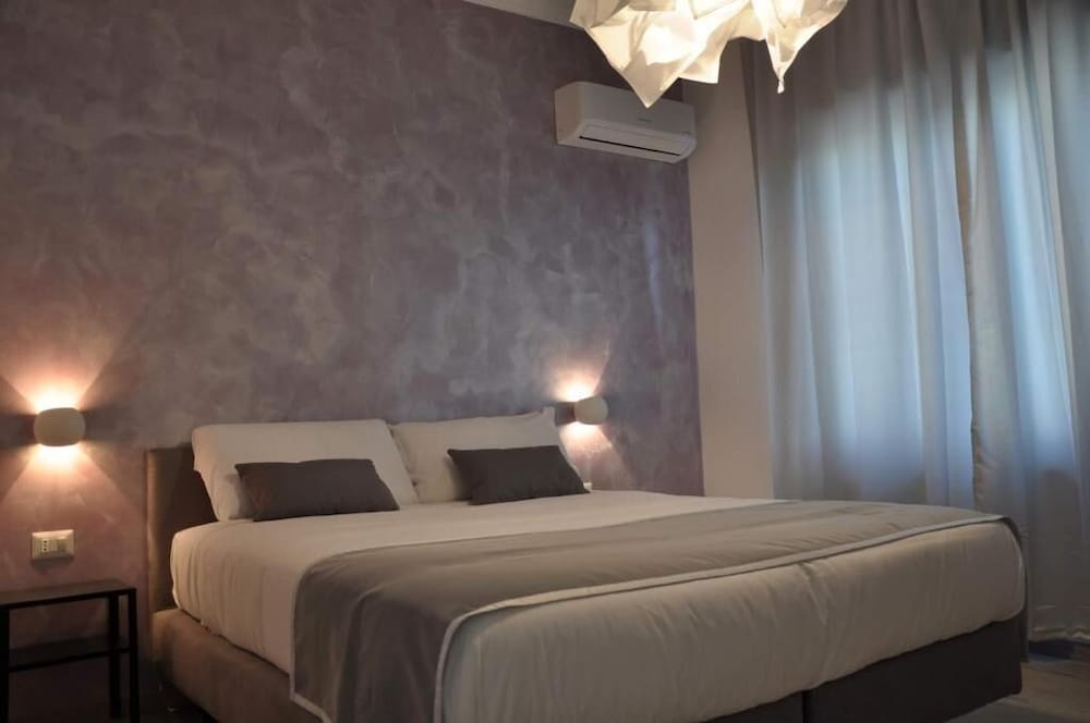 Deluxe Double or Twin Room (#3)