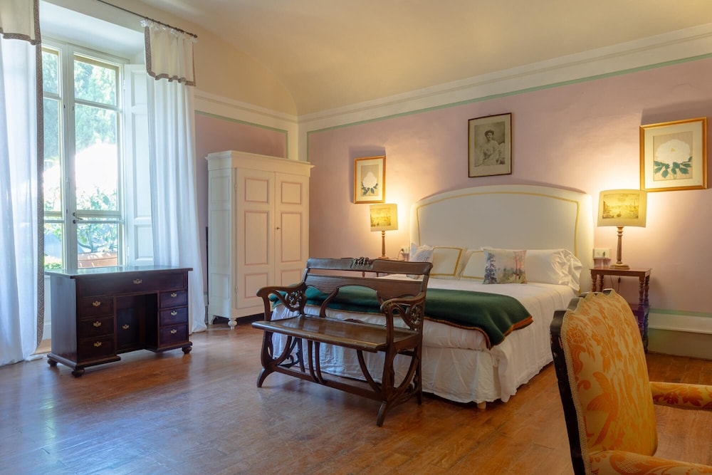 Villa di Tizzano Luxurious Retreat in Paradise, Photo 17