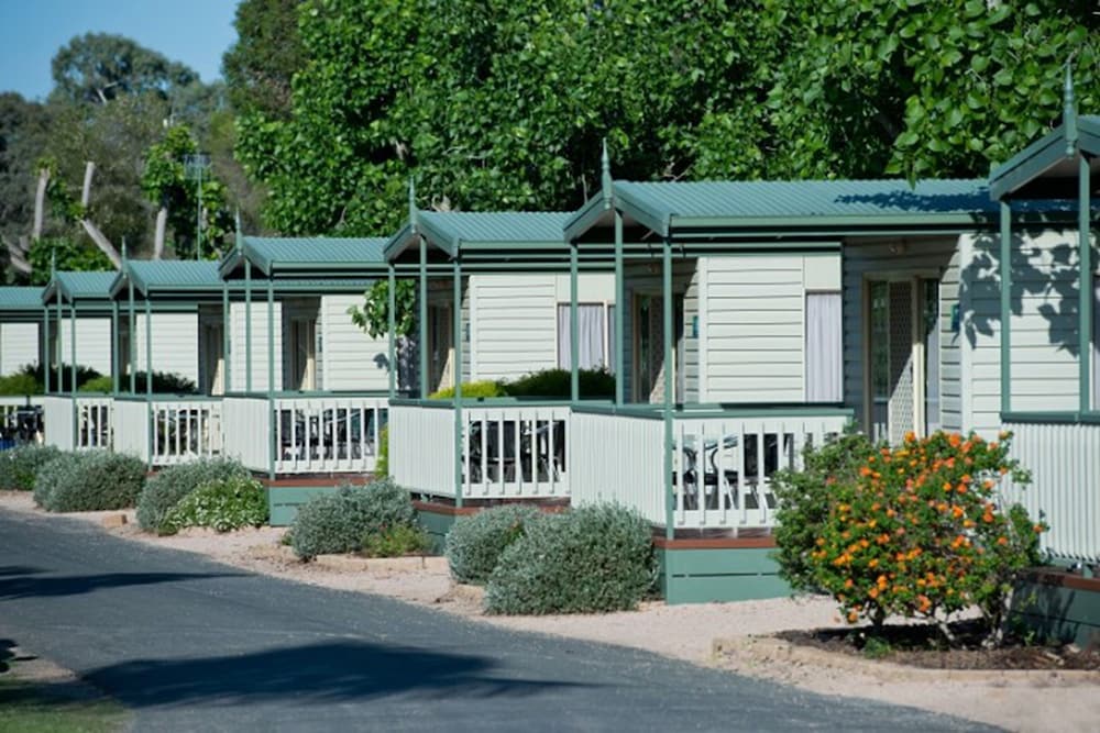 Deluxe Cabin, Ensuite photo 2