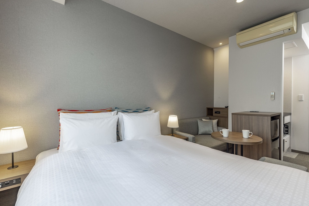 Premier Double Room for Single Use, Non Smoking (Bed size: 160cm Wide) photo 3
