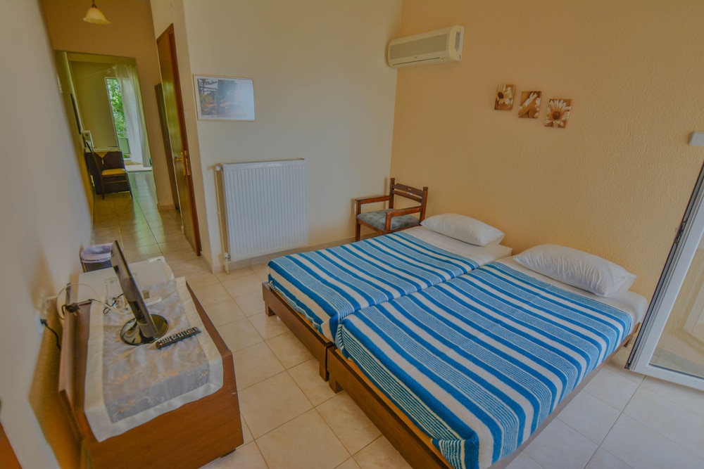 Classic Apartment, Partial Sea View