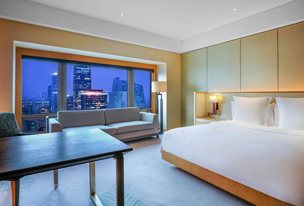 1 King Bed with CBD Tower View - Photo 3