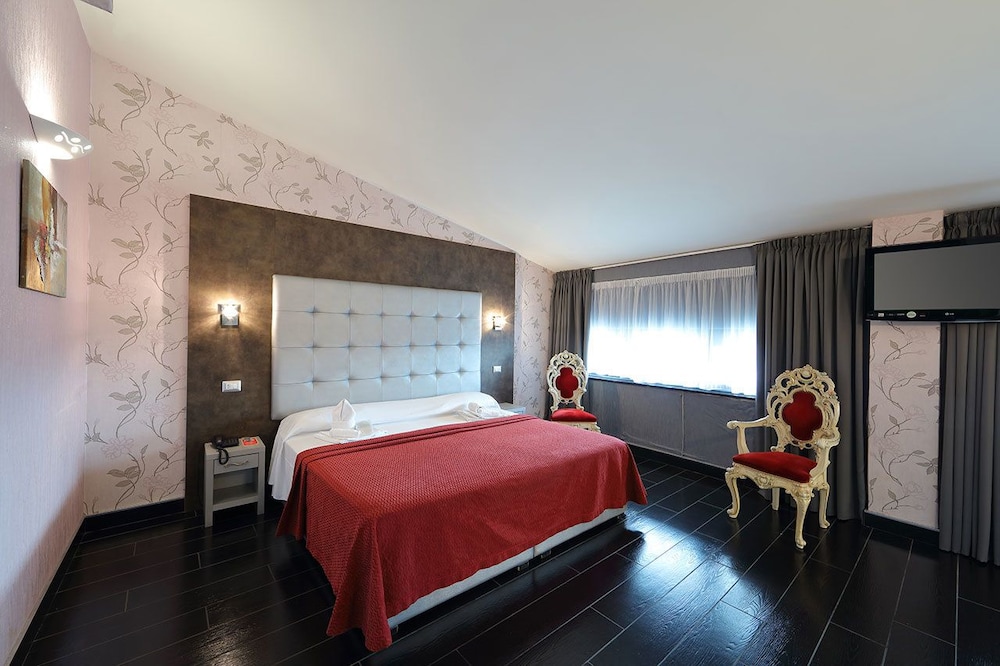 Family Quadruple Room - Photo 1