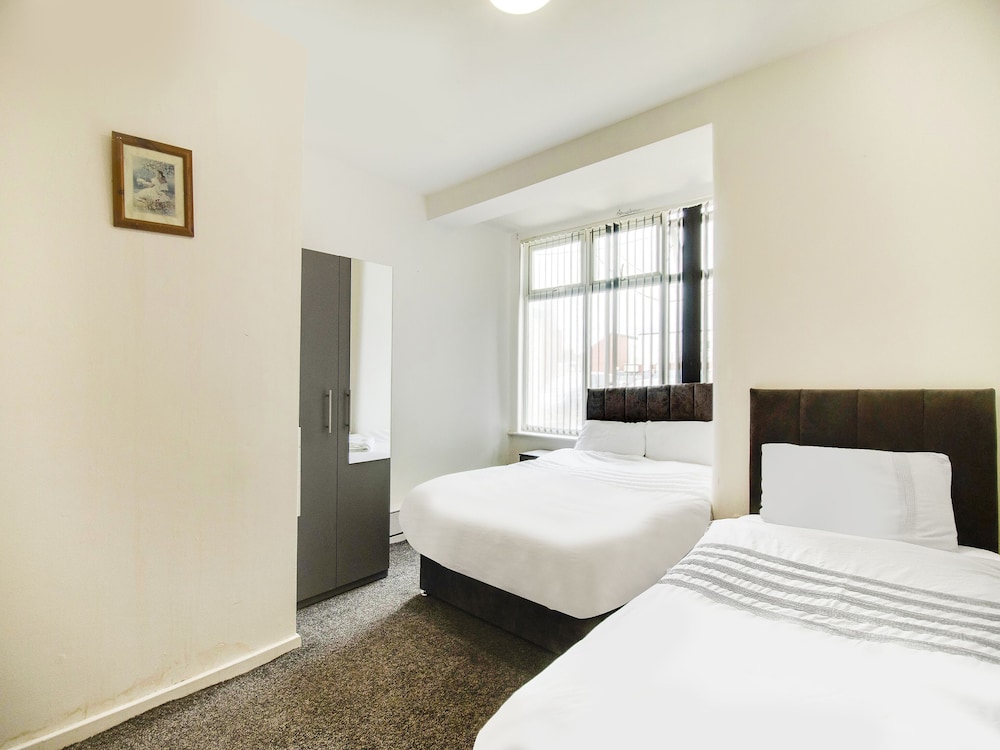 Standard Twin Room, Shared Bathroom