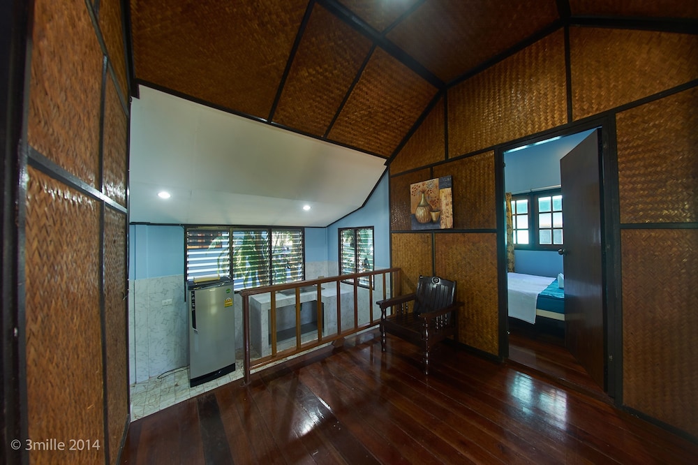 Family Bungalow, 2 Bedrooms, Pool View, Poolside photo 2