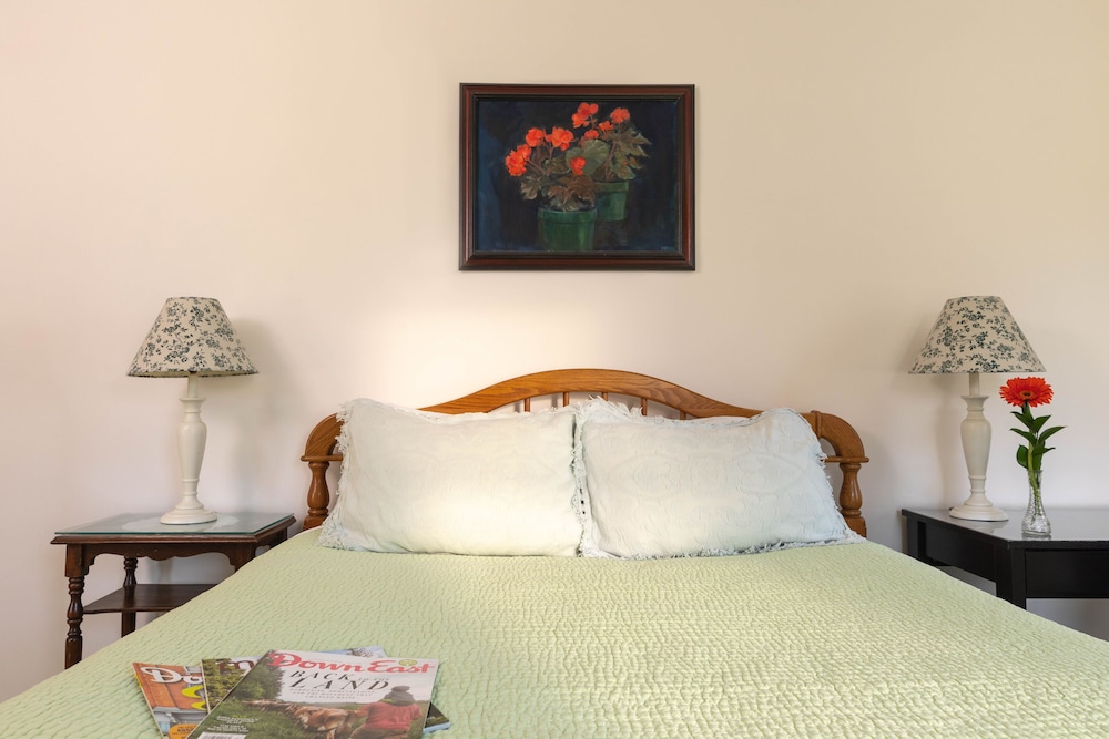 Traditional Room, 1 Queen Bed, Garden View, Private Bathroom photo 2