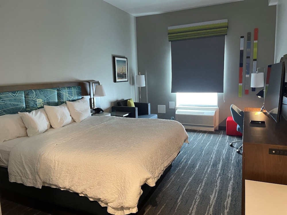 Room, 1 King Bed, Accessible - Photo 3