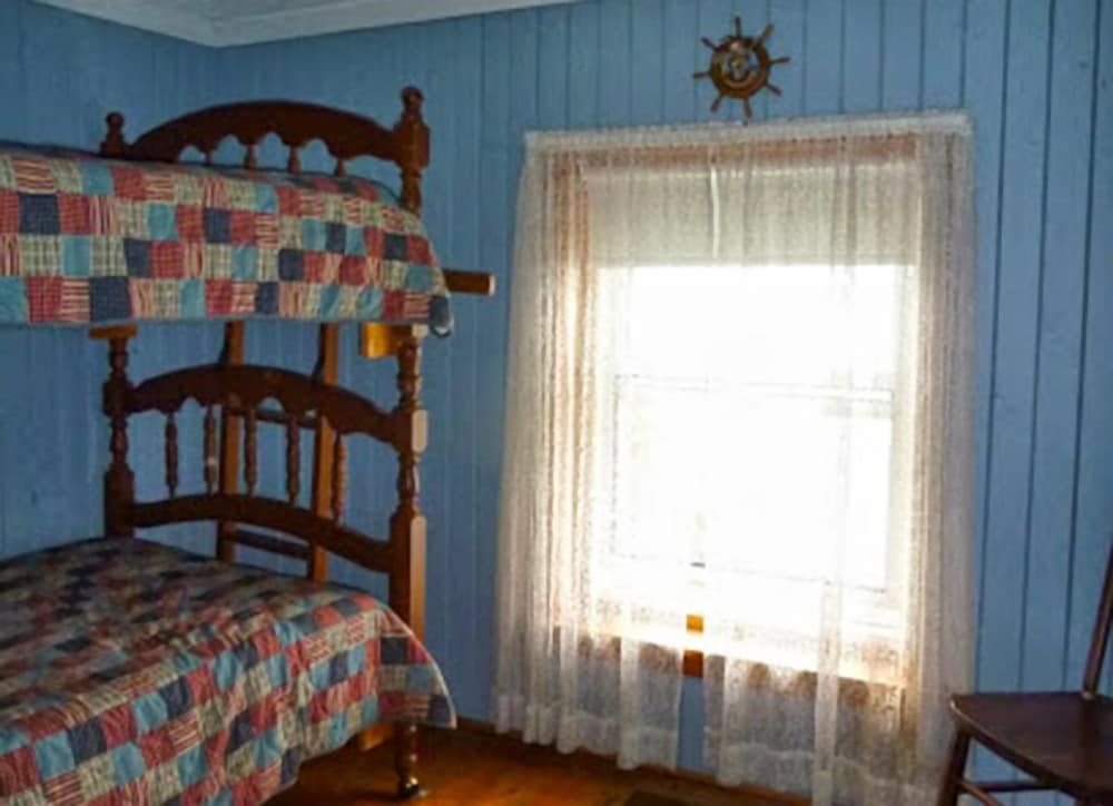 Signature Condo, 3 Bedrooms, Kitchen, Bay View (McKay Island Lighthouse) photo 2