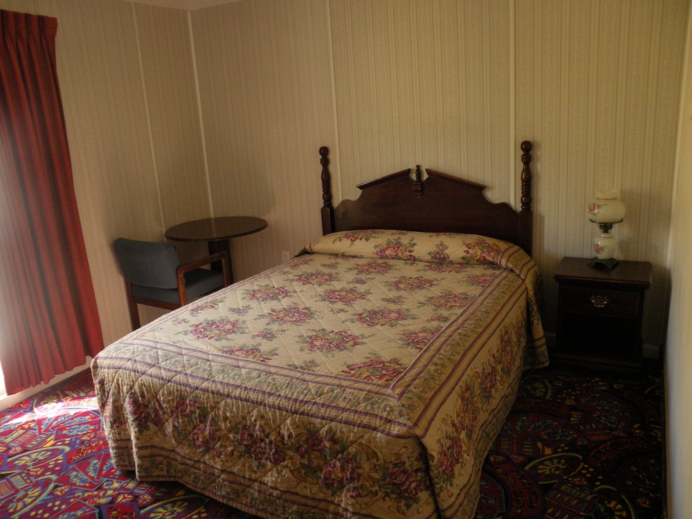 Standard Room, 1 Queen Bed, Non Smoking photo 1