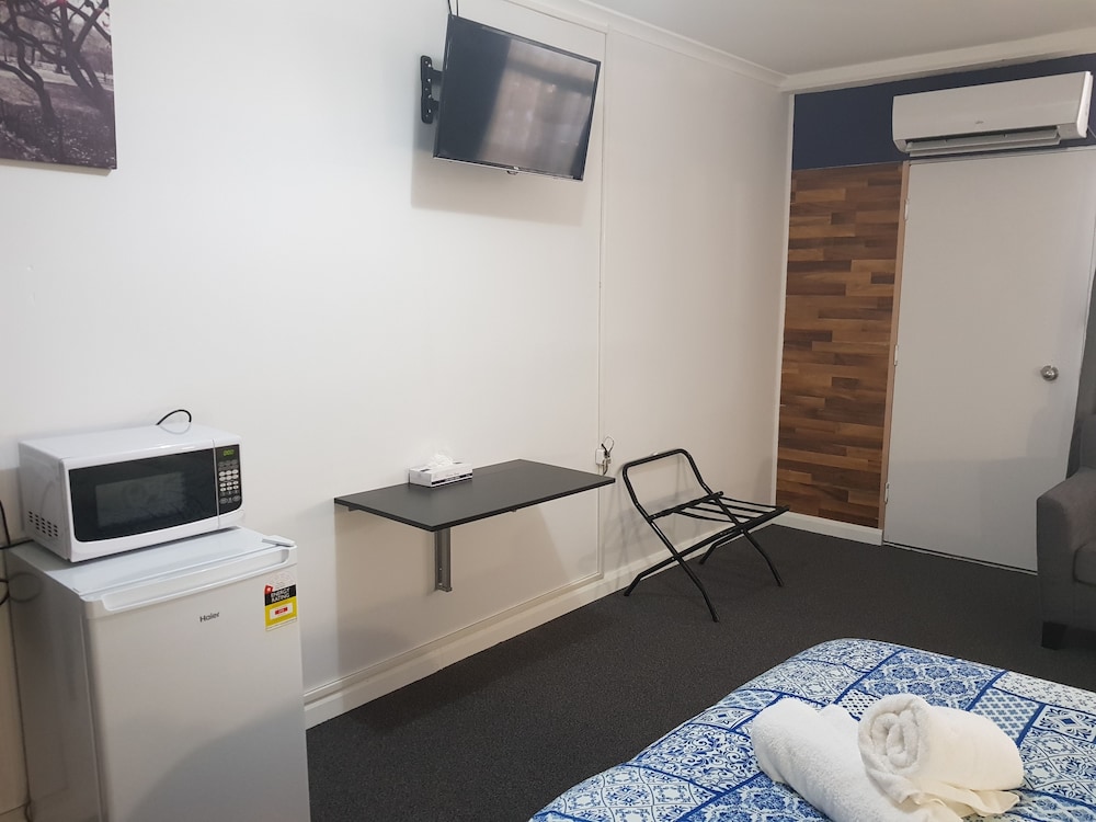 Deluxe Double Room (Ground Floor) photo 2