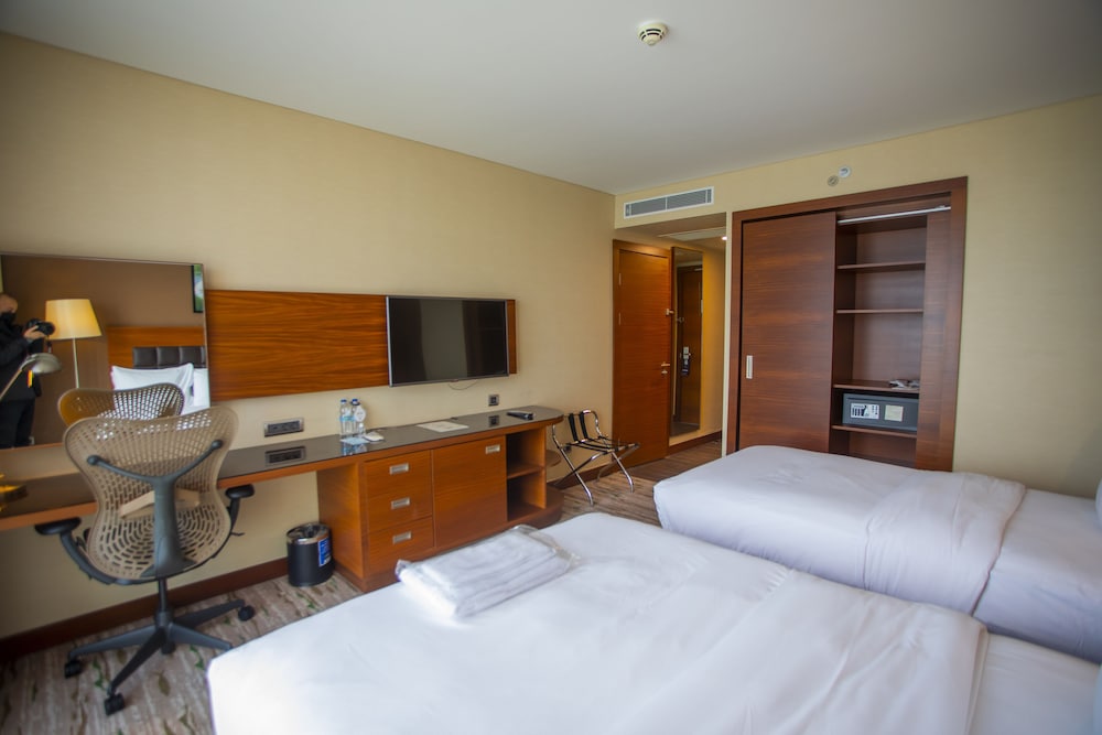 Family Room, 1 King Bed (Connecting Rooms)