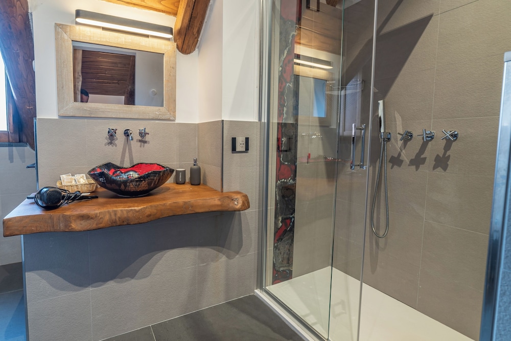 Superior Triple Room, Multiple Beds, Ensuite, Sea View - Photo 6