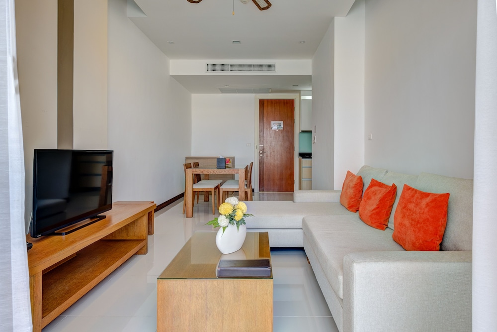 Sky Pool Suite photo 3
