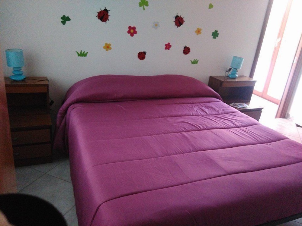 Double Room, 1 Double Bed, Shared Bathroom