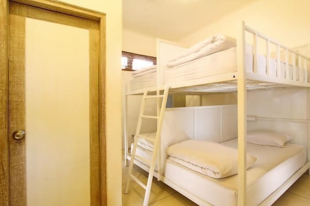 Standard Shared Dormitory, Non Smoking (Private 4 Beds Dorm) photo 3