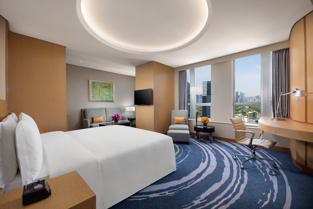 Premium Room, 1 King Bed, City View - Photo 1