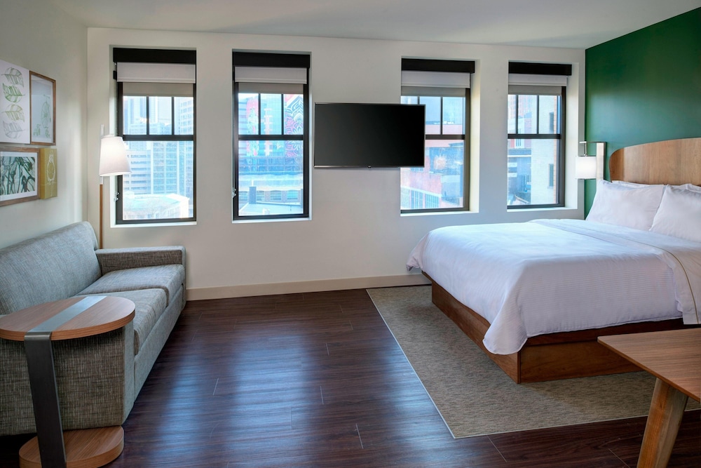 Studio, 1 King Bed with Sofa bed, City View (Mobility Accessible, Roll-in Shower) - Photo 6