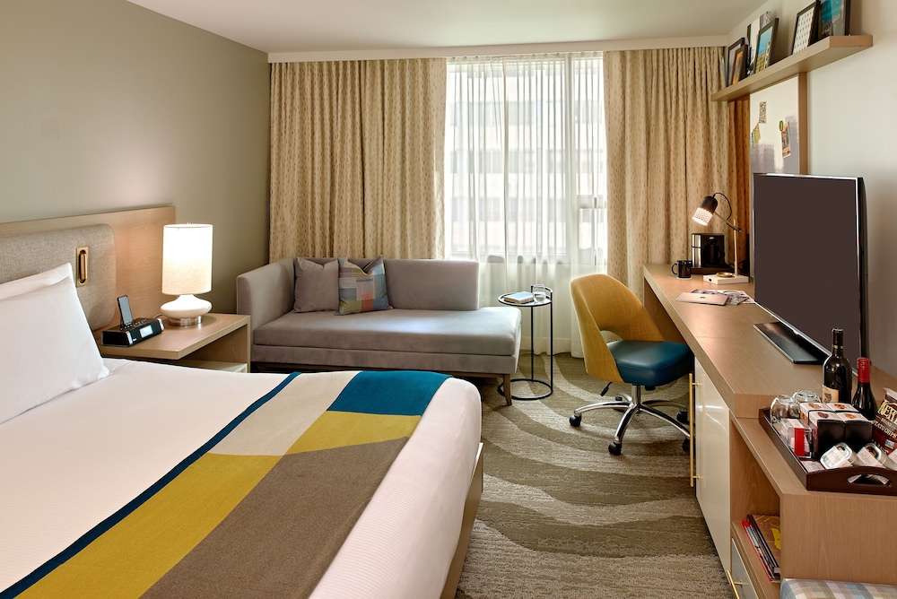 Junior Room, 1 King Bed (City) - Photo 1