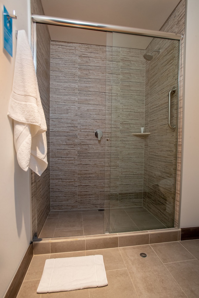 Room, 2 Twin Beds, Refrigerator (Scenic View) - Photo 20