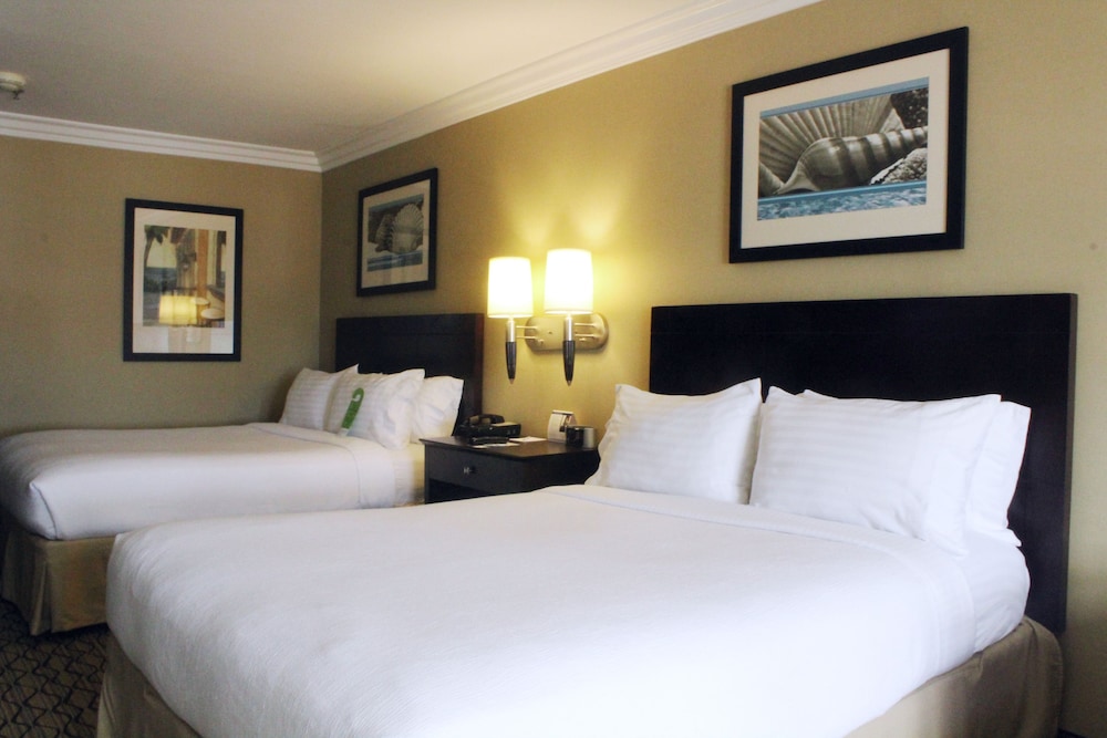 Standard Room, 2 Queen Beds, Non Smoking - Photo 3
