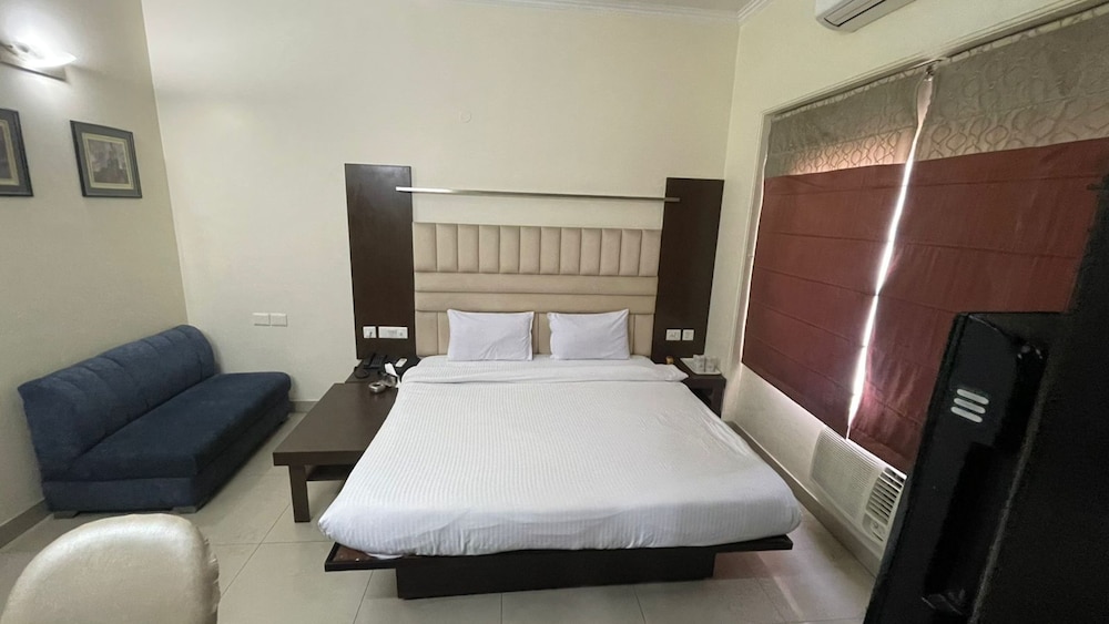 Semi Deluxe Room photo 3
