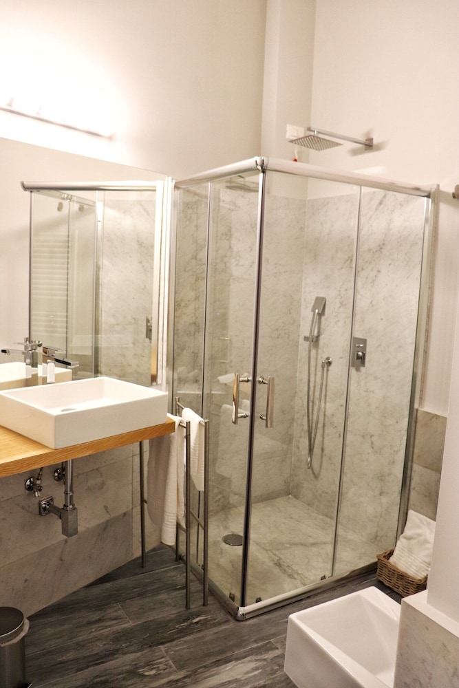 Standard Double Room - Photo 5
