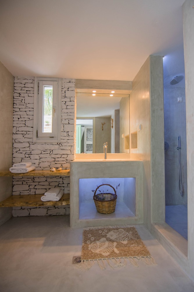 Master Maisonette with Private Pool photo 2