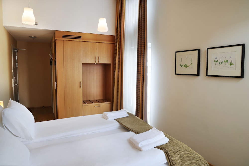 Deluxe Room - Photo 5