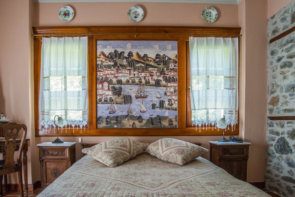 Deluxe Double Room, Balcony (Erato) photo 2