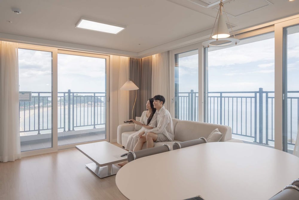 Panorama Suite Ocean View B