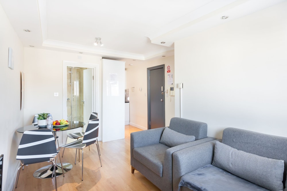 Apartment, Ensuite (5) photo 1