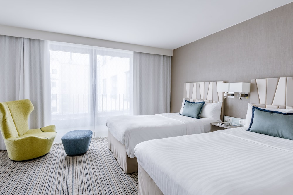 Room, 2 Twin Beds thumbnail 6
