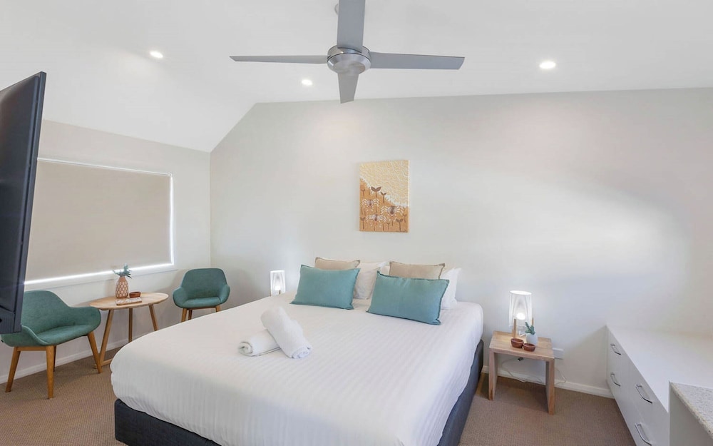 Premium Cabin - Sleeps 6