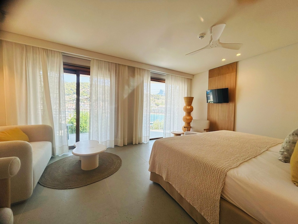 Deluxe Double Room, Mobility Accessible, Sea View photo 2
