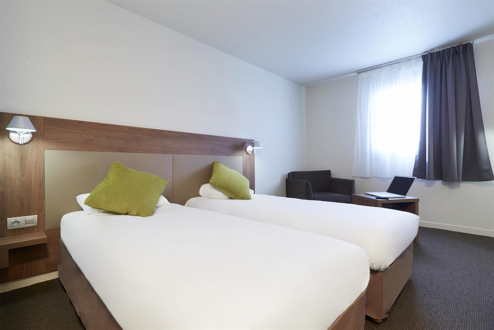 Next Generation, Room, 2 Twin Beds