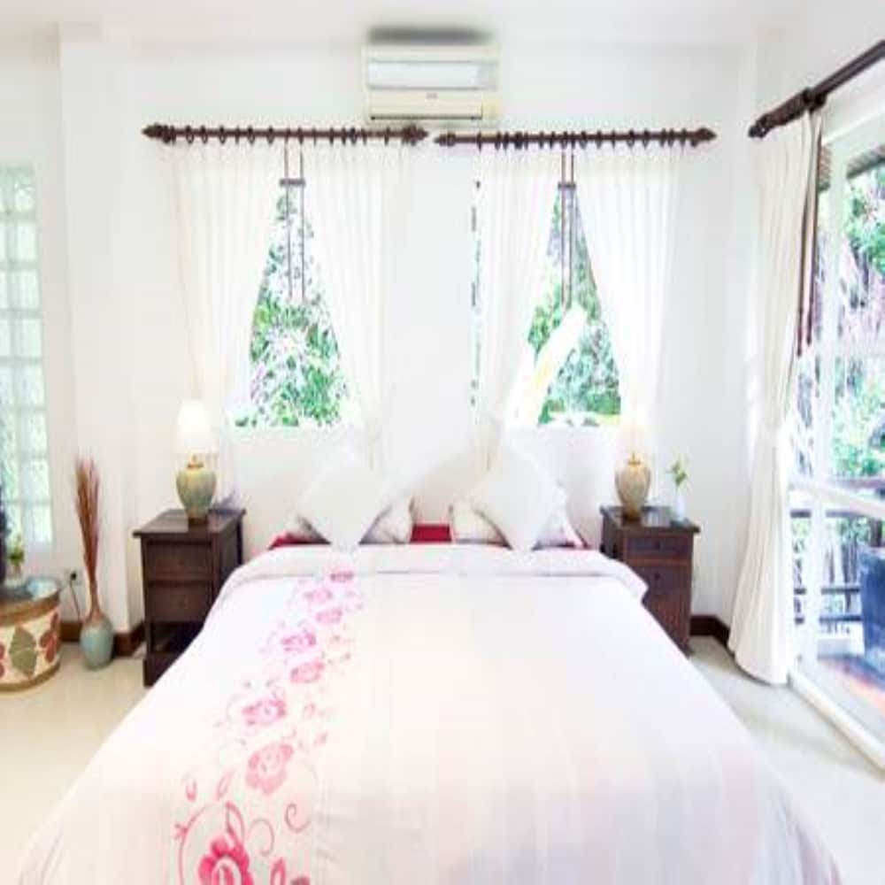 Deluxe Double Room with Balcony - Photo 1